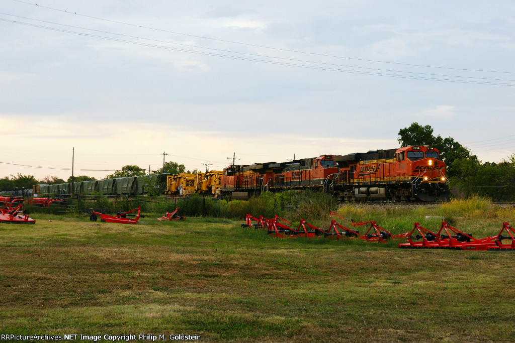 BNSF 7756, 994, 7941 w/ 8 Fortescue Metal Group export units